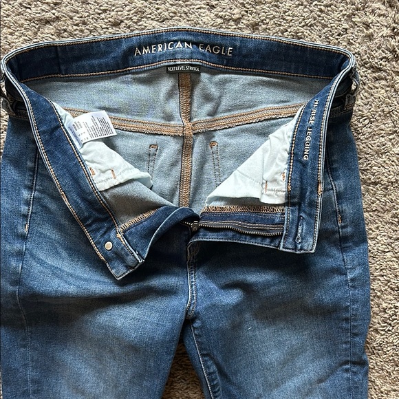 Levi's Women's Blue Jeans - Picture 2 of 3